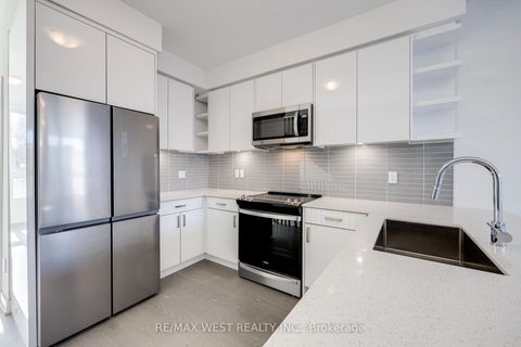Photo 7 at 122 Green Gardens Boulevard, Lawrence, Toronto