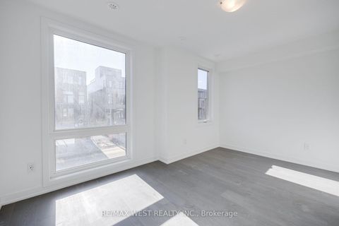 Photo 13 at 122 Green Gardens Boulevard, Lawrence, Toronto