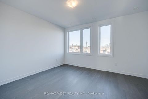 Photo 18 at 122 Green Gardens Boulevard, Lawrence, Toronto