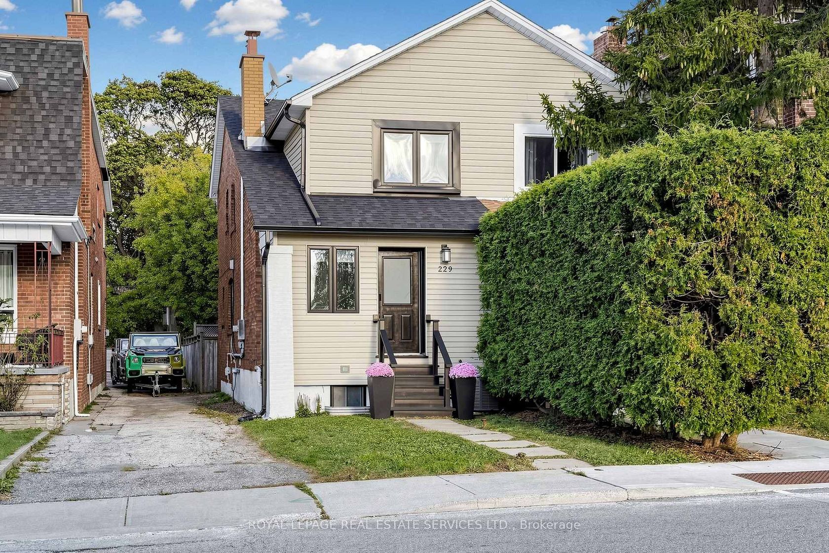229 McRoberts Avenue, Davenport, Toronto 