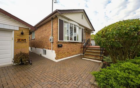 Photo 3 at 4 Hughes Place, Maryvale, Toronto