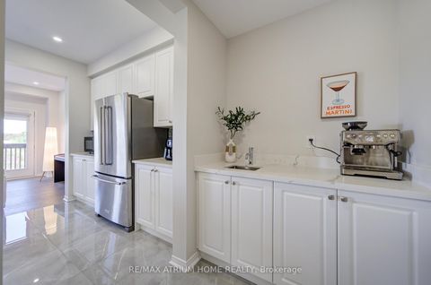 Photo 8 at 126 Hartney Drive, Rural Richmond Hill, Richmond Hill