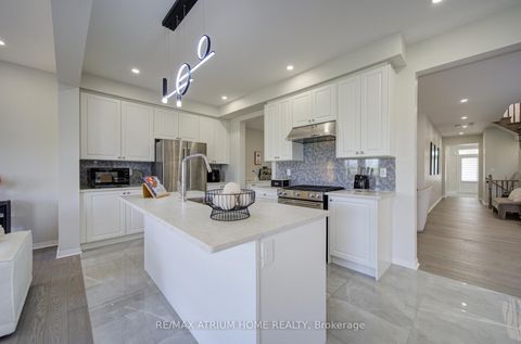 Photo 10 at 126 Hartney Drive, Rural Richmond Hill, Richmond Hill