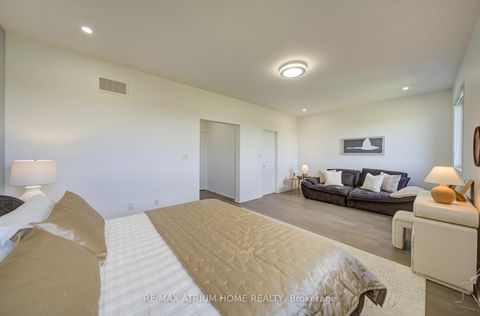 Photo 19 at 126 Hartney Drive, Rural Richmond Hill, Richmond Hill