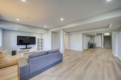 Photo 32 at 126 Hartney Drive, Rural Richmond Hill, Richmond Hill