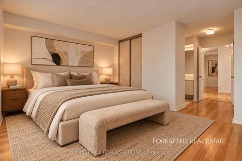 Photo 13 at 301B - 195 St. Patrick Street, Chinatown, Toronto