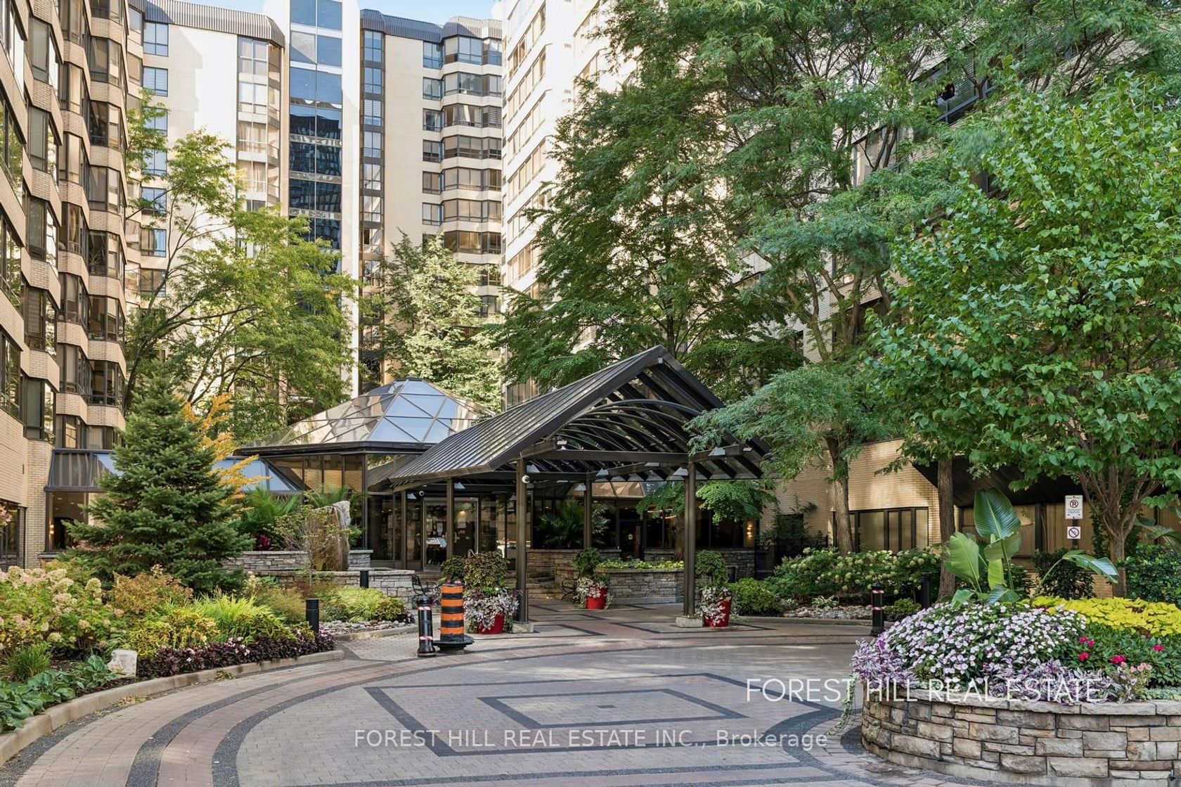 301B - 195 St. Patrick Street, Chinatown, Toronto 