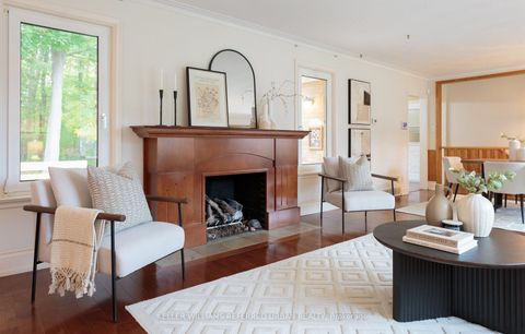 Photo 2 at 71 Agincourt Drive, Malvern West, Toronto