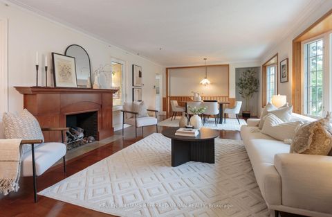 Photo 3 at 71 Agincourt Drive, Malvern West, Toronto