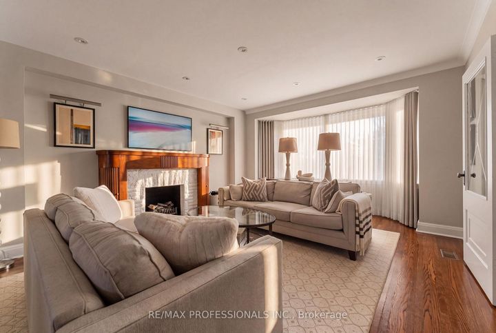 Photo 10 at 84 Humbervale Boulevard, Queensway, Toronto