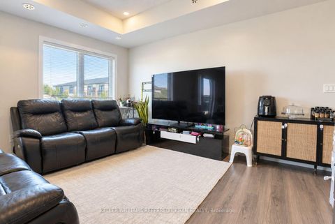 Photo 3 at 25 - 630 Rogers Road, Eglinton West, Toronto
