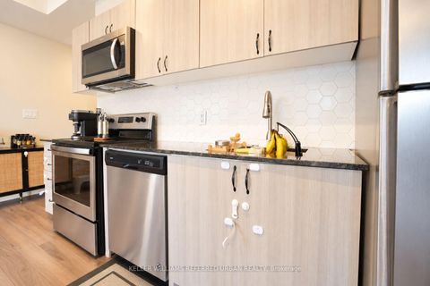 Photo 15 at 25 - 630 Rogers Road, Eglinton West, Toronto