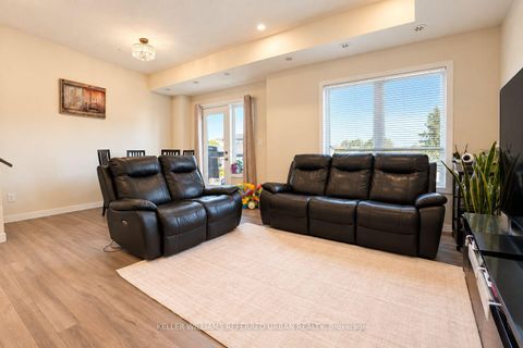 Photo 16 at 25 - 630 Rogers Road, Eglinton West, Toronto