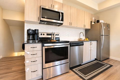 Photo 18 at 25 - 630 Rogers Road, Eglinton West, Toronto
