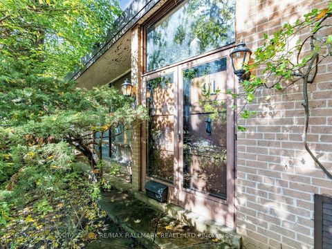 Photo 3 at 91 Larkfield Drive, Don Mills, Toronto