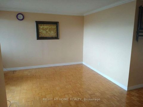 Photo 4 at 706 - 61 Markbrook Lane, Jamestown, Toronto