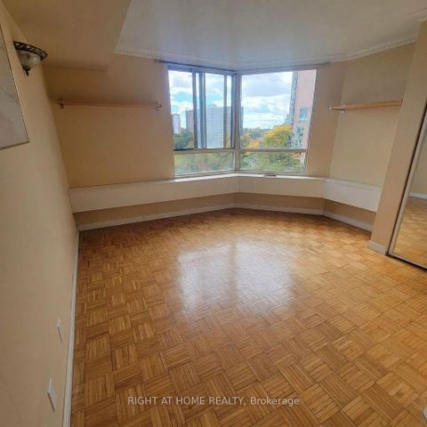 Photo 8 at 706 - 61 Markbrook Lane, Jamestown, Toronto