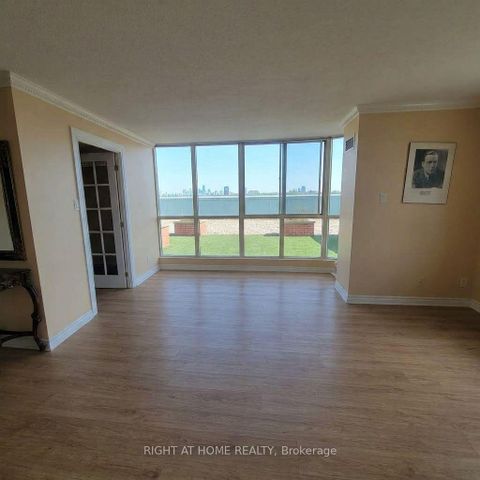 Photo 10 at 706 - 61 Markbrook Lane, Jamestown, Toronto