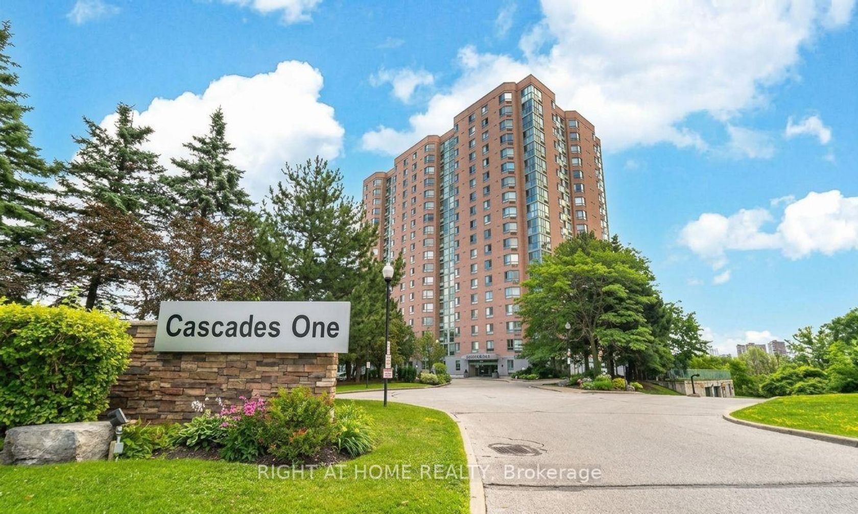706 - 61 Markbrook Lane, Jamestown, Toronto 