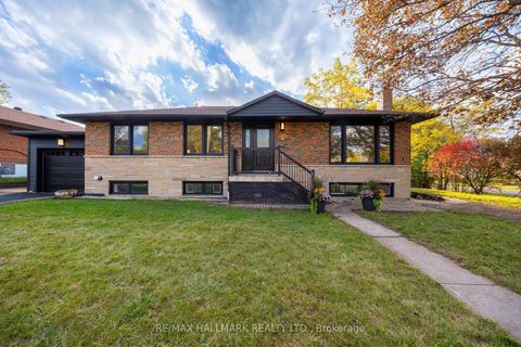 Photo 2 at 104 Benshire Drive, Woburn, Toronto