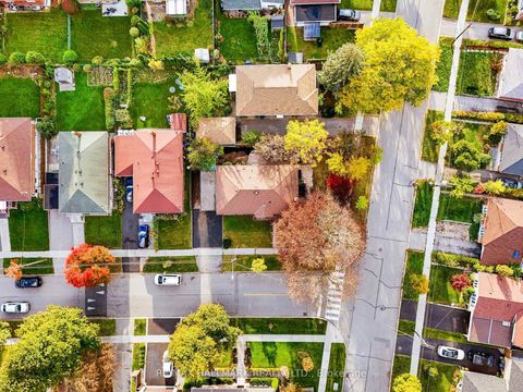 Photo 4 at 104 Benshire Drive, Woburn, Toronto