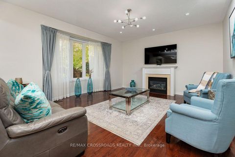 Photo 16 at 120 Golden Orchard Road, Patterson, Vaughan