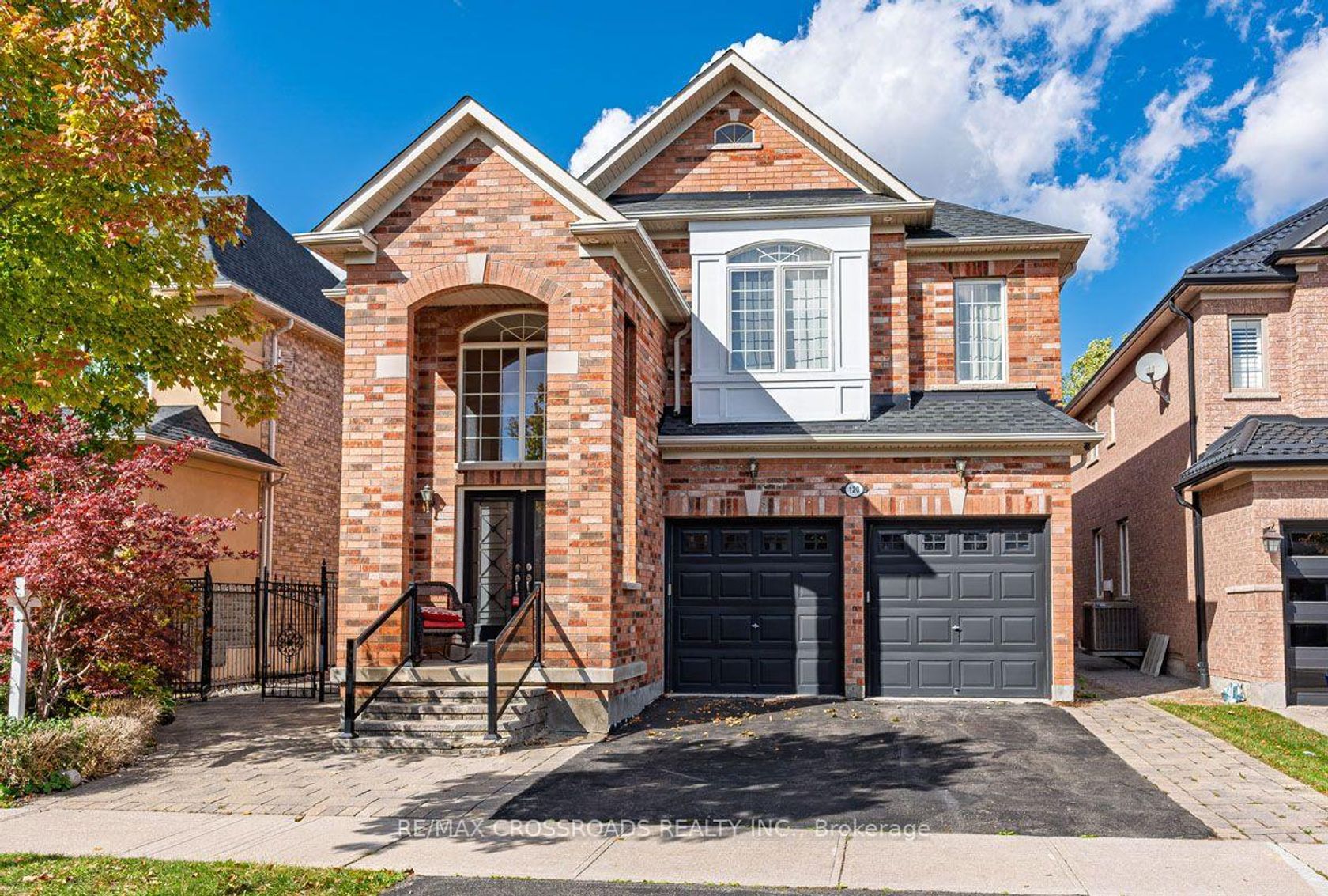 120 Golden Orchard Road, Patterson, Vaughan photo number 2