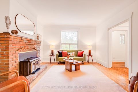 Photo 2 at 32 Thome Crescent, Wychwood, Toronto