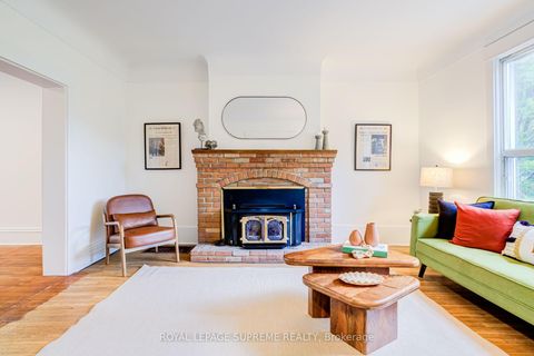 Photo 3 at 32 Thome Crescent, Wychwood, Toronto