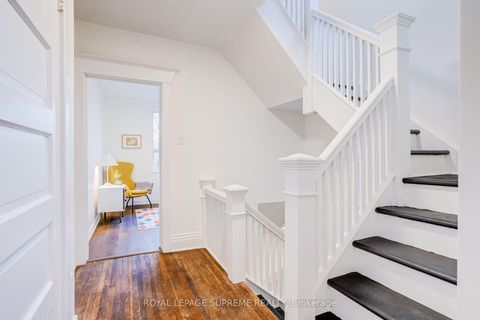 Photo 12 at 32 Thome Crescent, Wychwood, Toronto