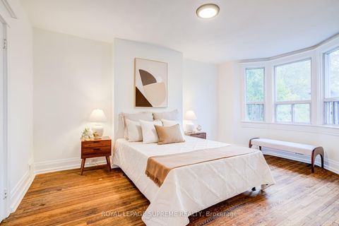 Photo 13 at 32 Thome Crescent, Wychwood, Toronto