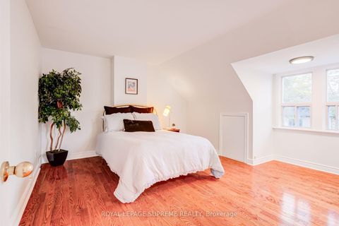 Photo 21 at 32 Thome Crescent, Wychwood, Toronto