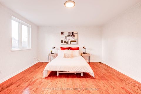 Photo 23 at 32 Thome Crescent, Wychwood, Toronto