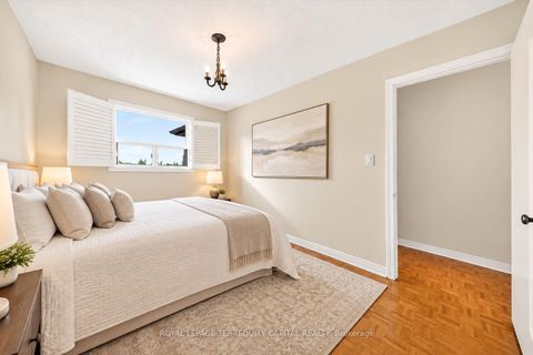 Photo 14 at 28 Oakmount Crescent, Glen Shields, Vaughan