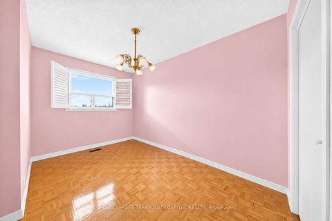 Photo 16 at 28 Oakmount Crescent, Glen Shields, Vaughan