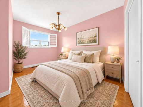 Photo 17 at 28 Oakmount Crescent, Glen Shields, Vaughan