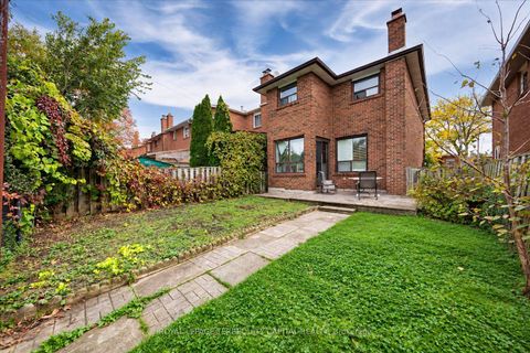 Photo 22 at 28 Oakmount Crescent, Glen Shields, Vaughan