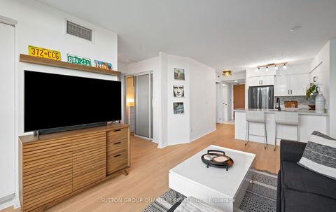 Photo 5 at 1110 - 219 Fort York Boulevard, Niagara, Toronto