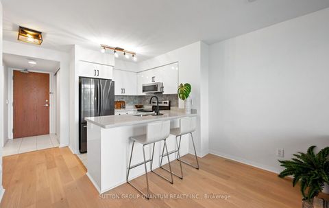 Photo 10 at 1110 - 219 Fort York Boulevard, Niagara, Toronto