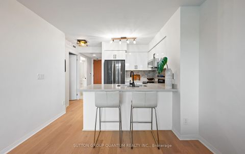 Photo 11 at 1110 - 219 Fort York Boulevard, Niagara, Toronto