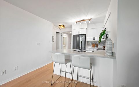 Photo 12 at 1110 - 219 Fort York Boulevard, Niagara, Toronto