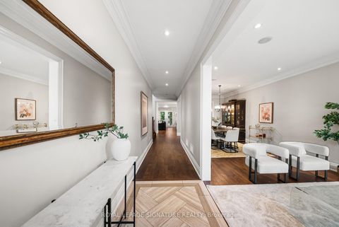 Photo 2 at 39 Regina Avenue, Lawrence, Toronto