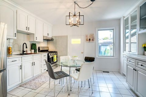 Photo 5 at 105 Earlscourt Avenue, Davenport, Toronto
