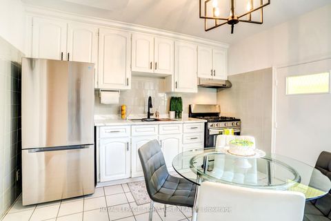 Photo 6 at 105 Earlscourt Avenue, Davenport, Toronto
