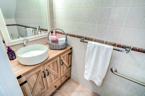 Photo 8 at 105 Earlscourt Avenue, Davenport, Toronto