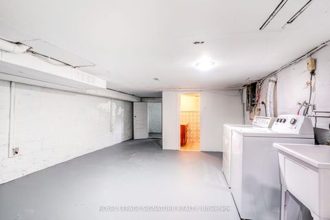 Photo 15 at 105 Earlscourt Avenue, Davenport, Toronto