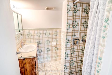 Photo 16 at 105 Earlscourt Avenue, Davenport, Toronto