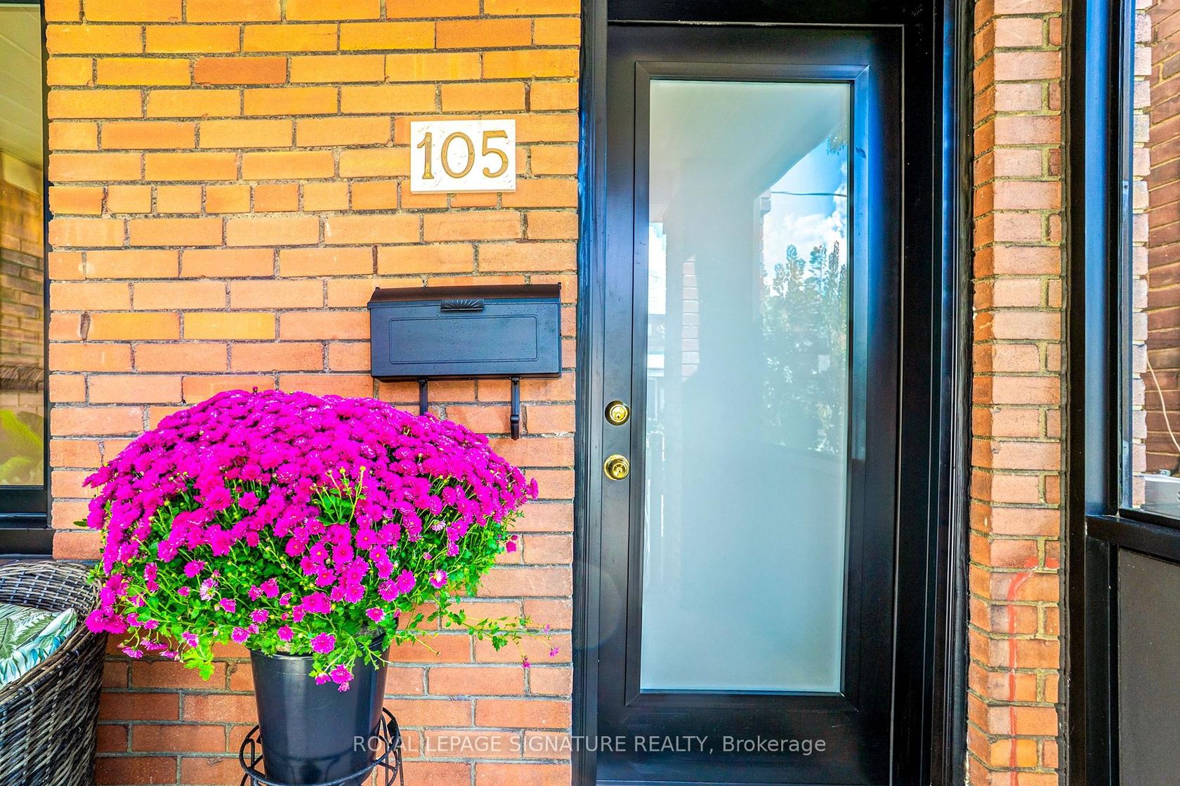 105 Earlscourt Avenue, Davenport, Toronto 