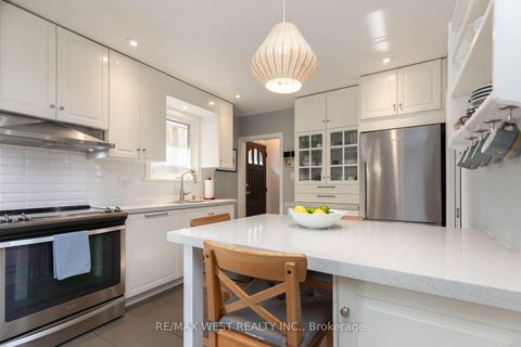 Photo 13 at 82 Renault Crescent, Humber Heights, Toronto