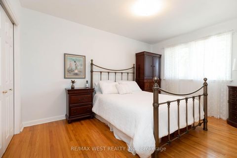 Photo 18 at 82 Renault Crescent, Humber Heights, Toronto